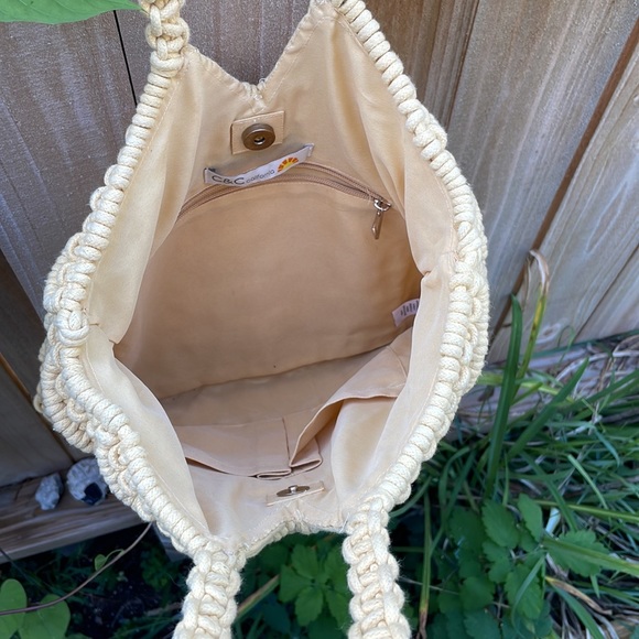 EUC yellow weave purse - Picture 3 of 6